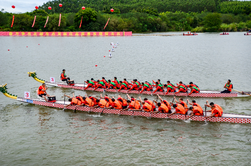 “農(nóng)行杯”2021韶關(guān)重陽水上無動(dòng)力運(yùn)動(dòng)基地龍舟測(cè)試賽開賽3.jpg