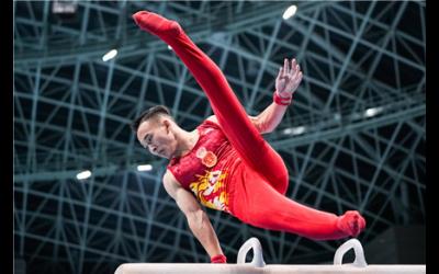 體操男子全能肖若騰摘金——三強(qiáng)爭霸“穩(wěn)”者勝
